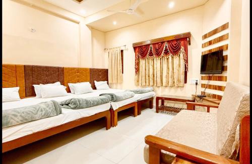 Ujjain Hotel | Near Mahakal Temple Hotel P - LANDMARK ! Ujjain,Near Railway station ,Fully Air conditioned Rooms And Spacious, with Wi-Fi , BEST HOTEL IN UJJAIN