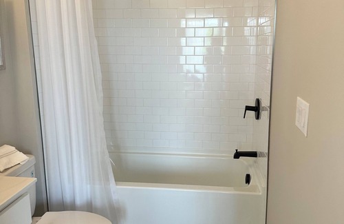 Atlanta House | Near midtown, downtown, and Buckhead. Easy access to I-20, I-285, I-85, I-75.