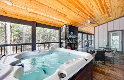 Hochatown House | Near New Casino Broken Bow Cabin with Hot Tub