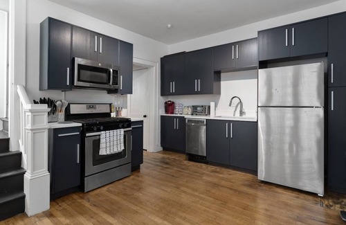 University District House | Near OSU-Short North-DT| 20 Guests | Stylish Home