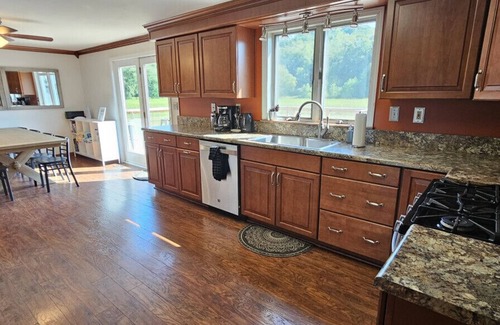 Laurelville Apartment | Near Top Trails | HotTub, GameRoom, Playset, Piano