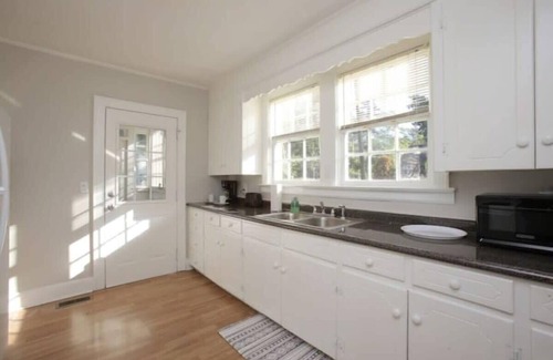 Columbia House | Near USC & Ft Jackson, WiFi & Pet Friendly!