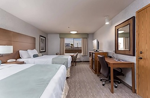 Yuma Hotel | Nearby Attractions, Stylish Unit, Pool, Parking, Fitness Center