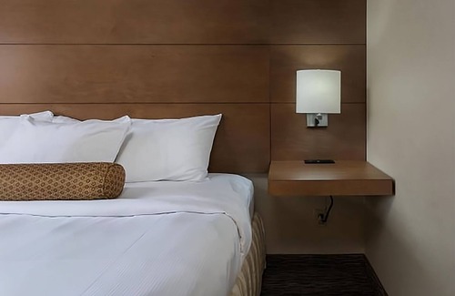 Yuma Hotel | Nearby Attractions, Stylish Unit, Pool, Parking, Fitness Center