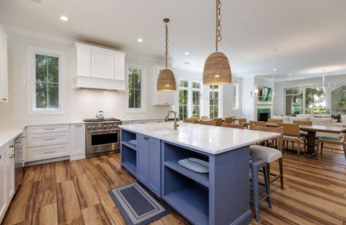 Sea Pines House | Nearly New Sea Pines Beach Home - Great Location 2 Min Walk to Sea Pines Beach