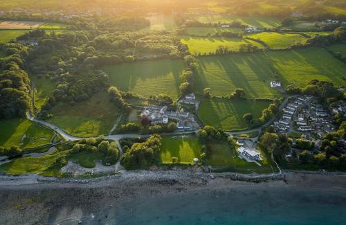 Beaumaris House | Neat Cottage, seaside cosy converted barn for 4
