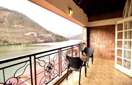 Bhimtal Resort | Neelesh Inn- A Luxury Lake View Hotel- 20 kms from Nainital