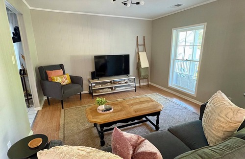 Downtown House | nEl Sur - Where Southern Charm meets Insta worthy