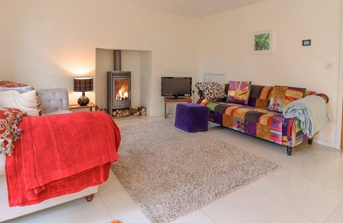 Halesworth Cottage | NELLY COTTAGE, pet friendly, character holiday cottage in Halesworth