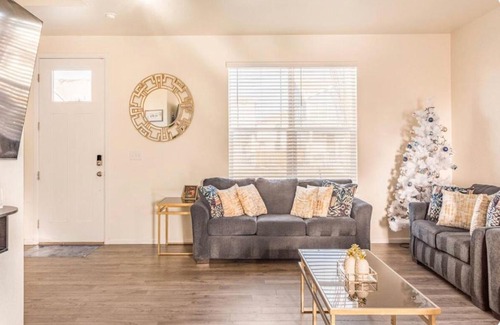 Aurora House | Nene’s Bnb