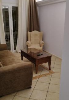 Agios Onoufrios Apartment | Neoclassical apartment in kadmia
