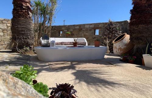 Paraga House | NERAMAR Ensuite Room & Swimming Pool