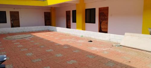 Hireguthi Hotel | NEST8 STAY