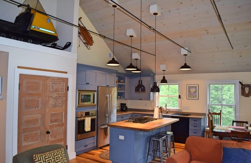 Huntington House | Nestled in the woods at the base of the Hump and along the Catamount Trail