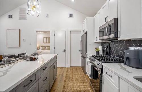Greater East End Apartment | Nestled Nook Bungalow #7033A @East End revitalized