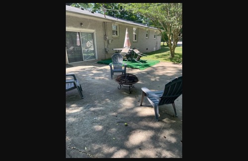 Clarksville House | Nestled & Quiet Neighborhood with Carport