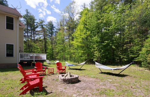 Saugerties House | *Net Zero emissions house - hot tub, firepit, dog park, near Hunter MT