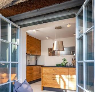Keitum House | NEU Ferienhaus Friesenhof Aenne Haus 3 - modern urlauben unter Reet in Keitum Sylt