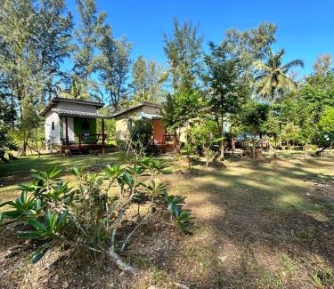 Ko Lanta Hotel | Neverland Beach Village Bungalows