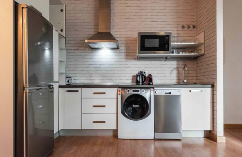 La Merced Apartment | New 1-Bedroom Apt in Downtown Malaga with FREE Parking & Rooftop Pool