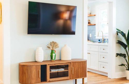 North Carolina Coast House | NEW! 1937 Coastal Cottage by Beach, Boardwalk, & Lake!