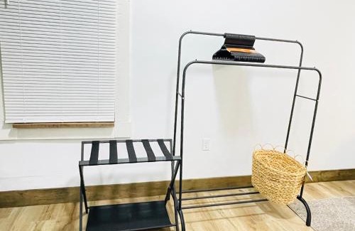 Cleveland Apartment | NEW 1bed 1bath Near Airport, Cleveland Clinic, DTWN CLE