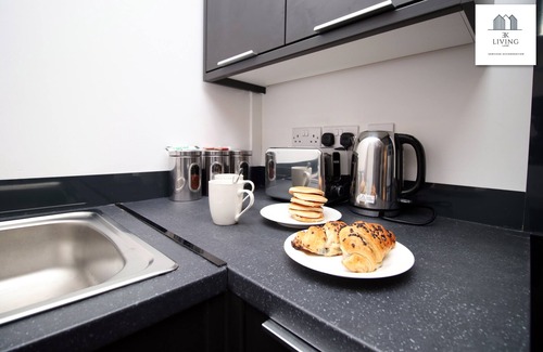 Cathays Apartment | New 1BR Apt| Prime Location| Parking| Leisure| Business
