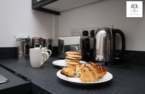 Cathays Apartment | New 1BR Apt| Prime Location| Parking| Leisure| Business