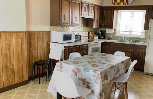 Niagara Falls House | New! 1st floor Cute and cozy at Niagara Falls USA