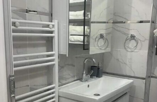 Esenyurt Apartment | New 2 bedroom 1.5 bath apart in central Esenyurt