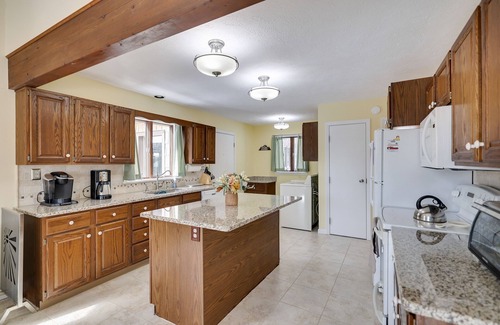 Albrightsville Cabin | New! 2 Pools! A/C ! Spacious House with HOT TUB, Games, Dog ok!
