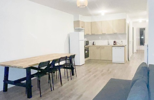 Bagneux Apartment | NEW : - 20%, 8/6/4 passengers, Free Parking