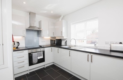 Didcot Apartment | NEW 2BD Pontact Flat in the Heart of Didcot