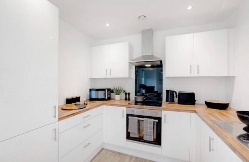 Salford Apartment | New! 2BR in Media City