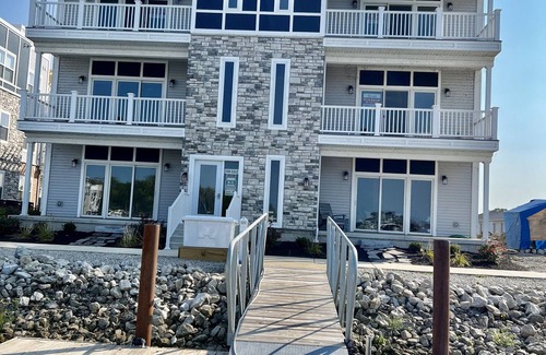 Marblehead Condo | NEW 3-bedroom Marina waterfront condo in marvelous Lakeside Marblehead