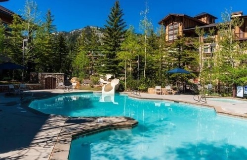 Snowbird Condo | NEW! 3419B - Double Queen Standard Powderhorn Lodge
