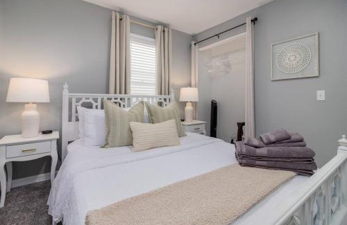 Hazel Park Apartment | New! 3BR I 2BA Home in the Vibrant City of Hazel Park