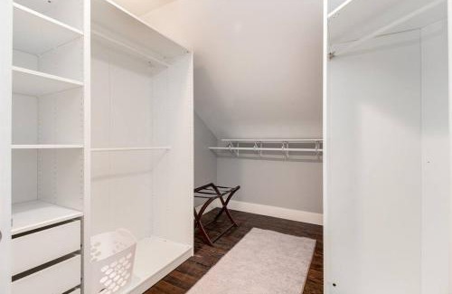 Hazel Park Apartment | New! 3BR I 2BA Home in the Vibrant City of Hazel Park