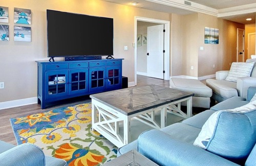 Clearwater Beach Condo | New 3rd-floor bayfront condo w/wrap-around balcony, on-site pool, hot tub, AC