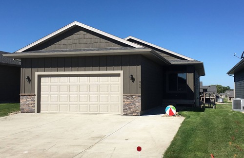 Spirit Lake Cabin | NEW 4 BEDROOM CABIN BRIDGES BAY RESORT 6 FREE INDOOR WATERPARK PASSES