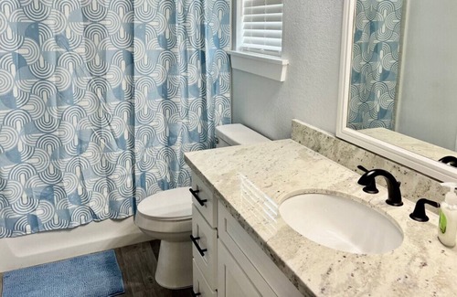 College Station House | NEW - 4 Bedroom Townhome