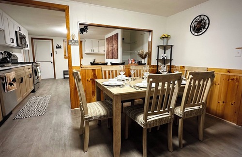 North Woodstock House | New 4BR Mtn Retreat w/Game Room, Fire Pit & Grill