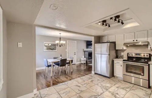 Lamar Heights Area House | New! 4BR Retreat | Ping-Pong | Marvel Kids Rm