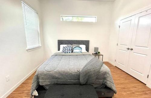McAllen Apartment | NEW! 5 min from Mall, Airport, and Dinning!