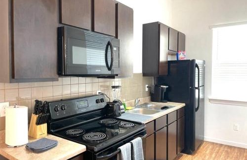 McAllen Apartment | NEW! 5 min from Mall, Airport, and Dinning!