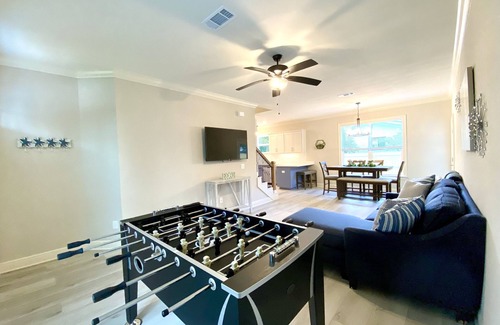 Ono Island House | New! 5 min to beach! Clean, modern and spacious-King mattress on Primary room