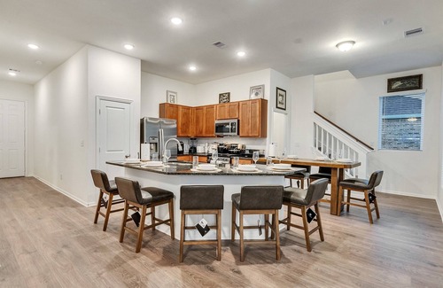 Richwood House | New 5BR Luxury · Sleeps 10 · Lake Jackson