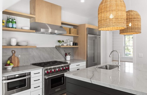 Nantucket House | NEW 6-bd home - heated POOL & JEEP. Surfside/south of town