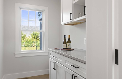 Nantucket House | NEW 6-bd home - heated POOL & JEEP. Surfside/south of town