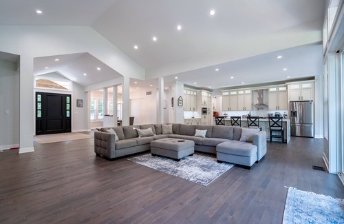 Delong House | NEW 6BR/6BA Home Minutes from Maxinkuckee Lake!